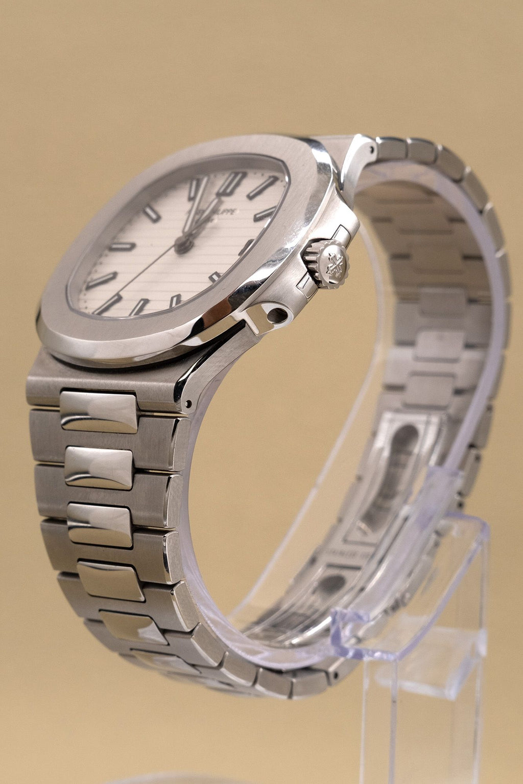 Patek Philippe Nautilus White Dial on Bracelet 5711/1A-011 Complete 2019
