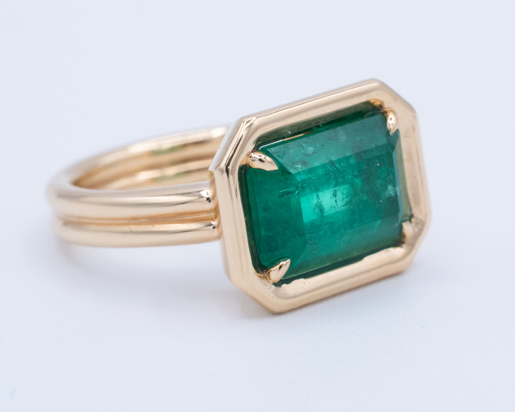 Emerald East-West Solitaire Ring 5.33 ct.