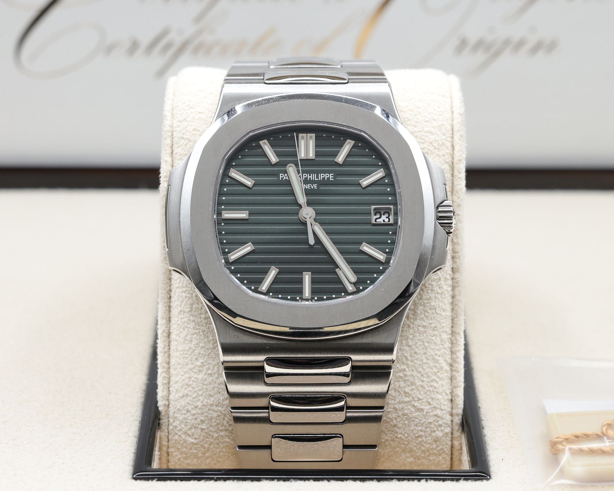 Patek Philippe Nautilus Olive Green Dial on Bracelet 5711/1A-014 Complete 2021