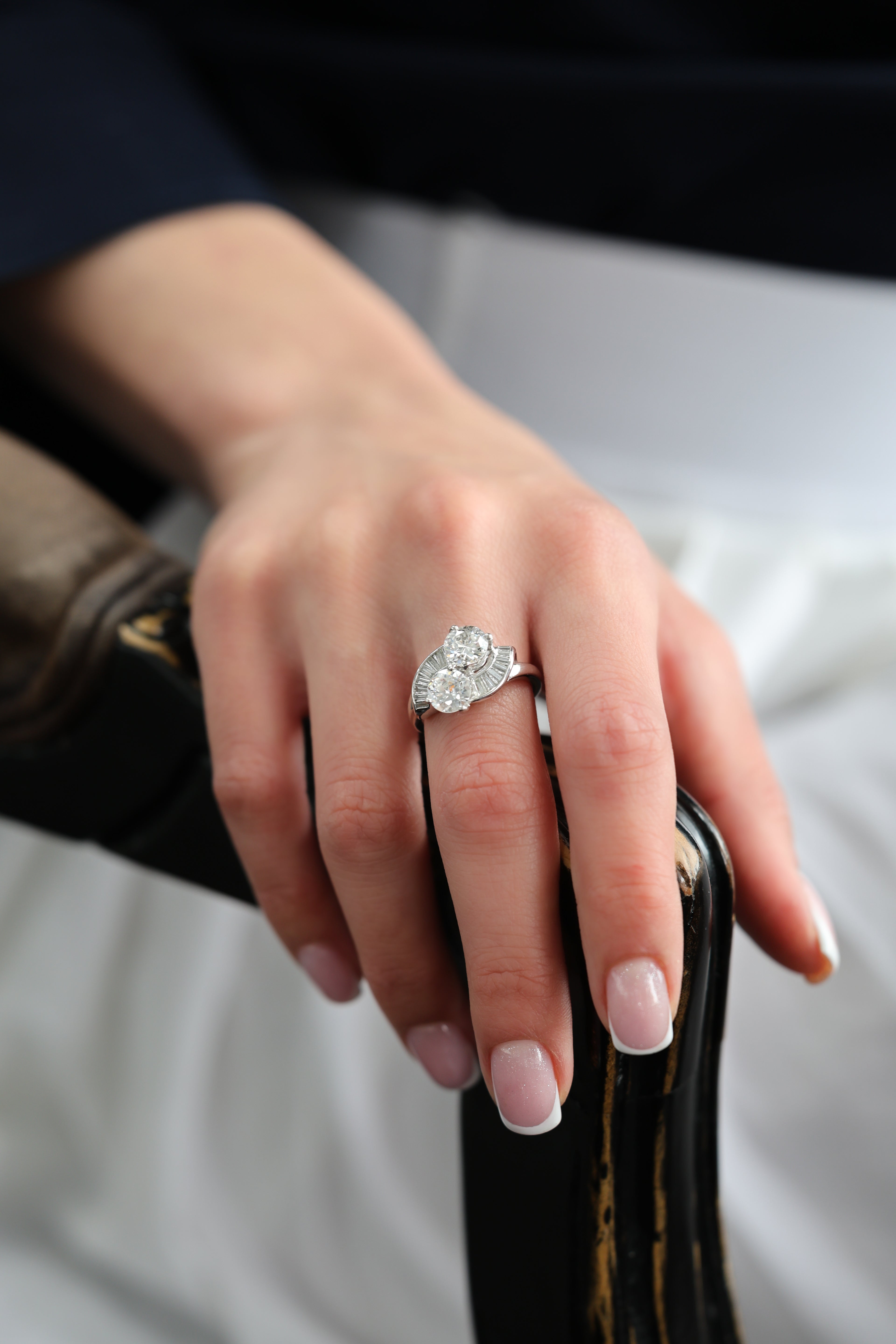 Round & Baguette Diamond Platinum Engagement Ring 2.8ct R-04008