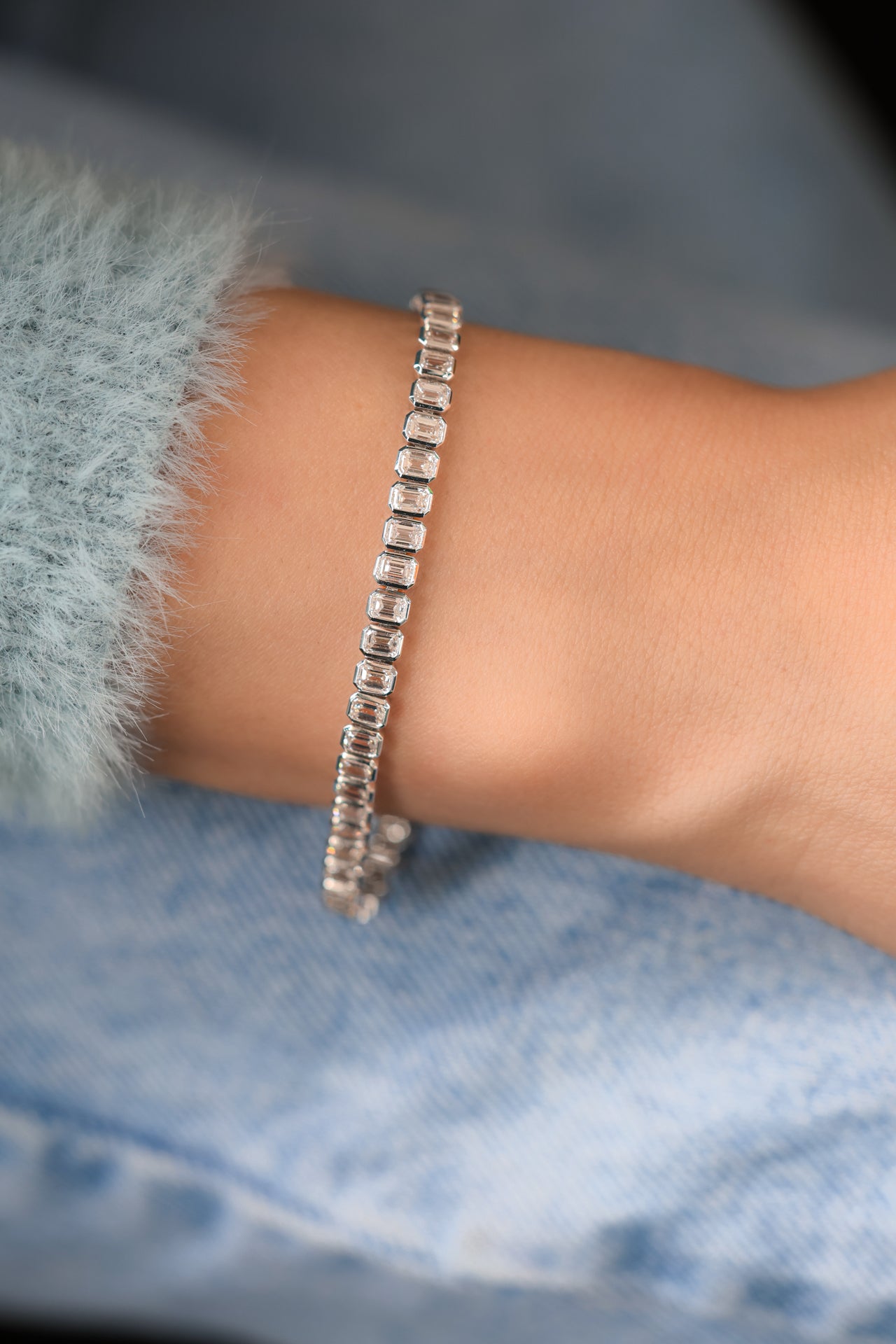 Elegant Diamond Tennis Bracelet in 14K White Gold, 7.79ct B-7785