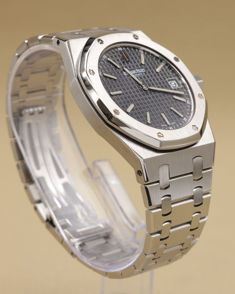 Audemars Piguet Royal Oak "Jumbo" Extra-Thin Blue Dial on Bracelet 15202ST.OO.0944ST.02 Archives and Box 2003