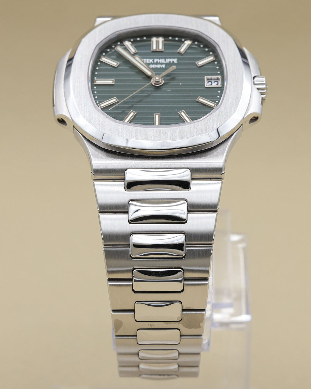 Patek Philippe Nautilus Olive Green Dial on Bracelet 5711/1A-014 Complete 2021