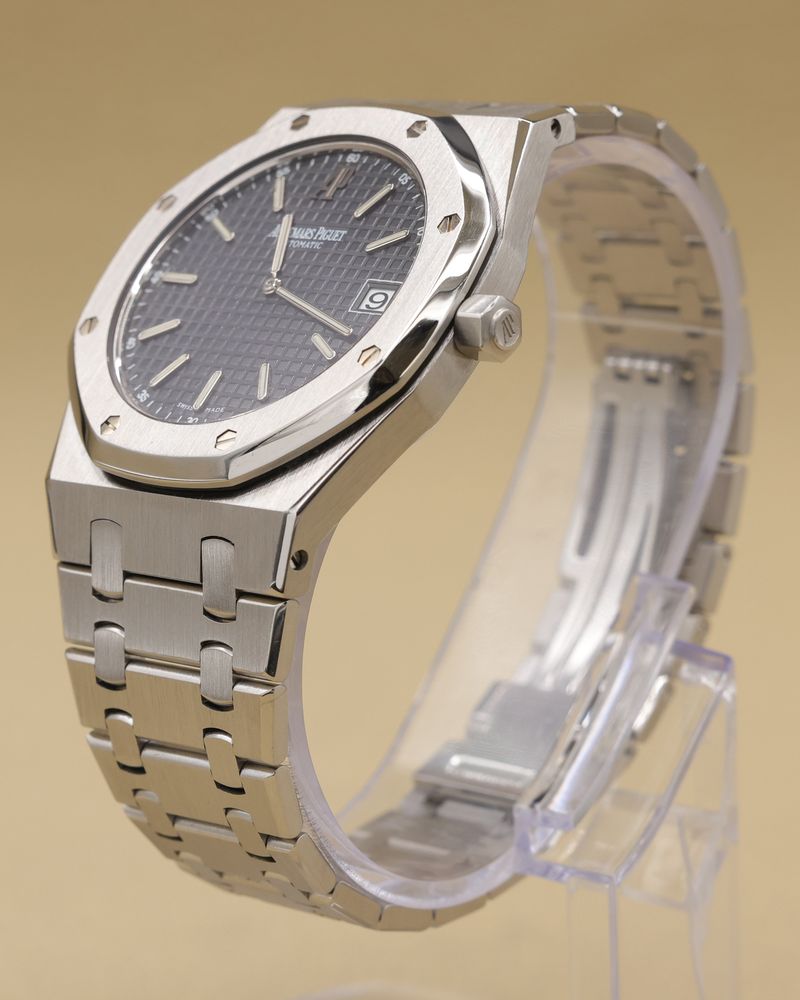 Audemars Piguet Royal Oak "Jumbo" Extra-Thin Blue Dial on Bracelet 15202ST.OO.0944ST.02 Archives and Box 2003