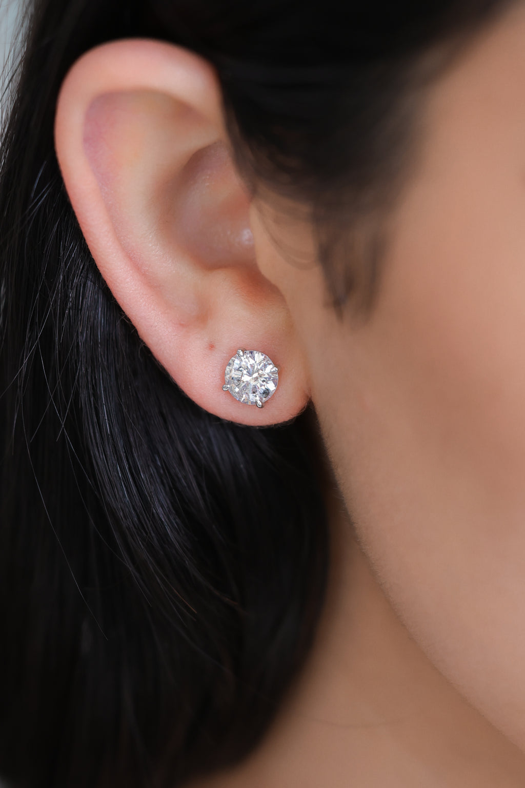 White Gold I I1 - KI1 Studs 2.78 cts.