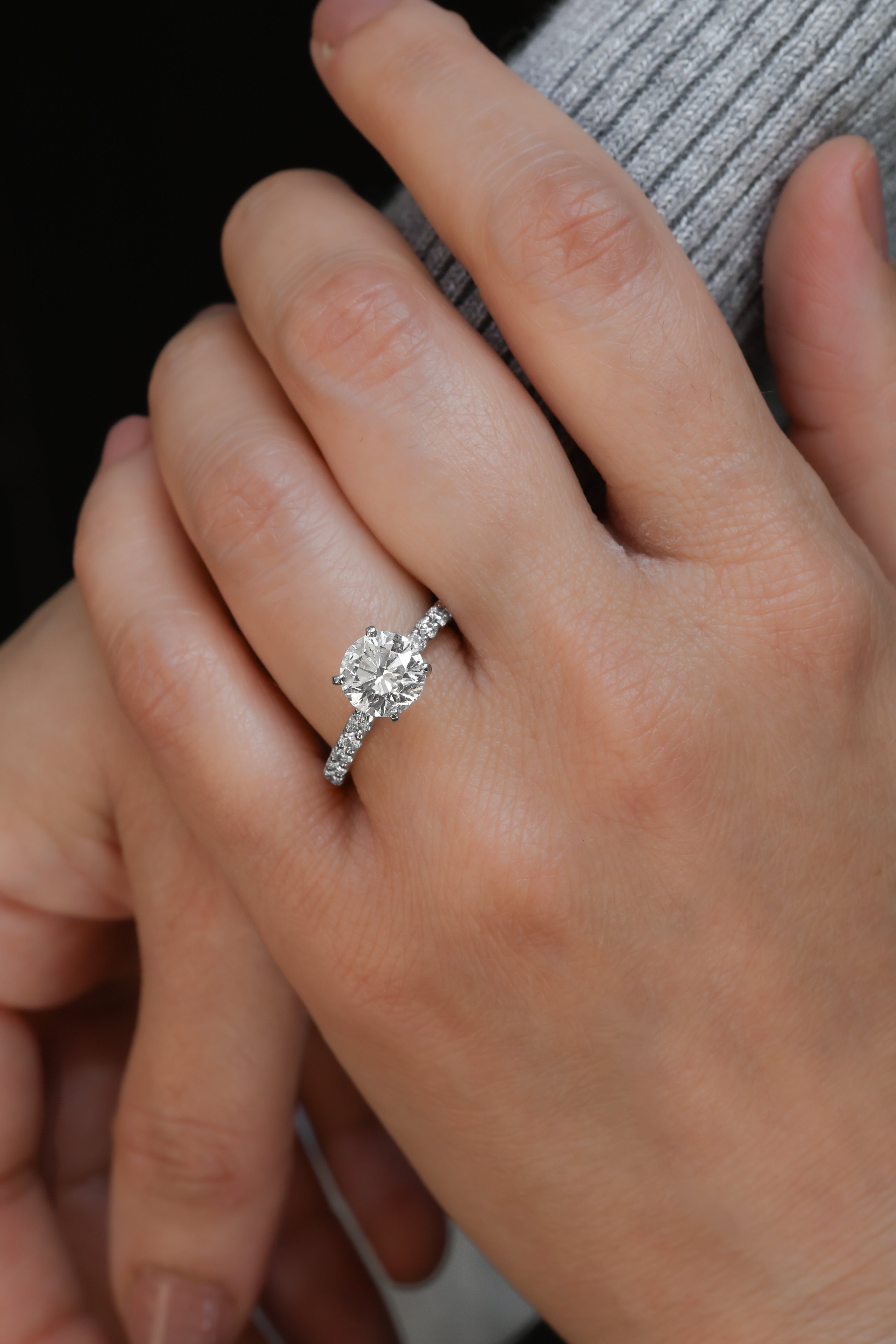 Round Diamond Pavé Engagement Ring in Platinum 2.51ct R-161EC