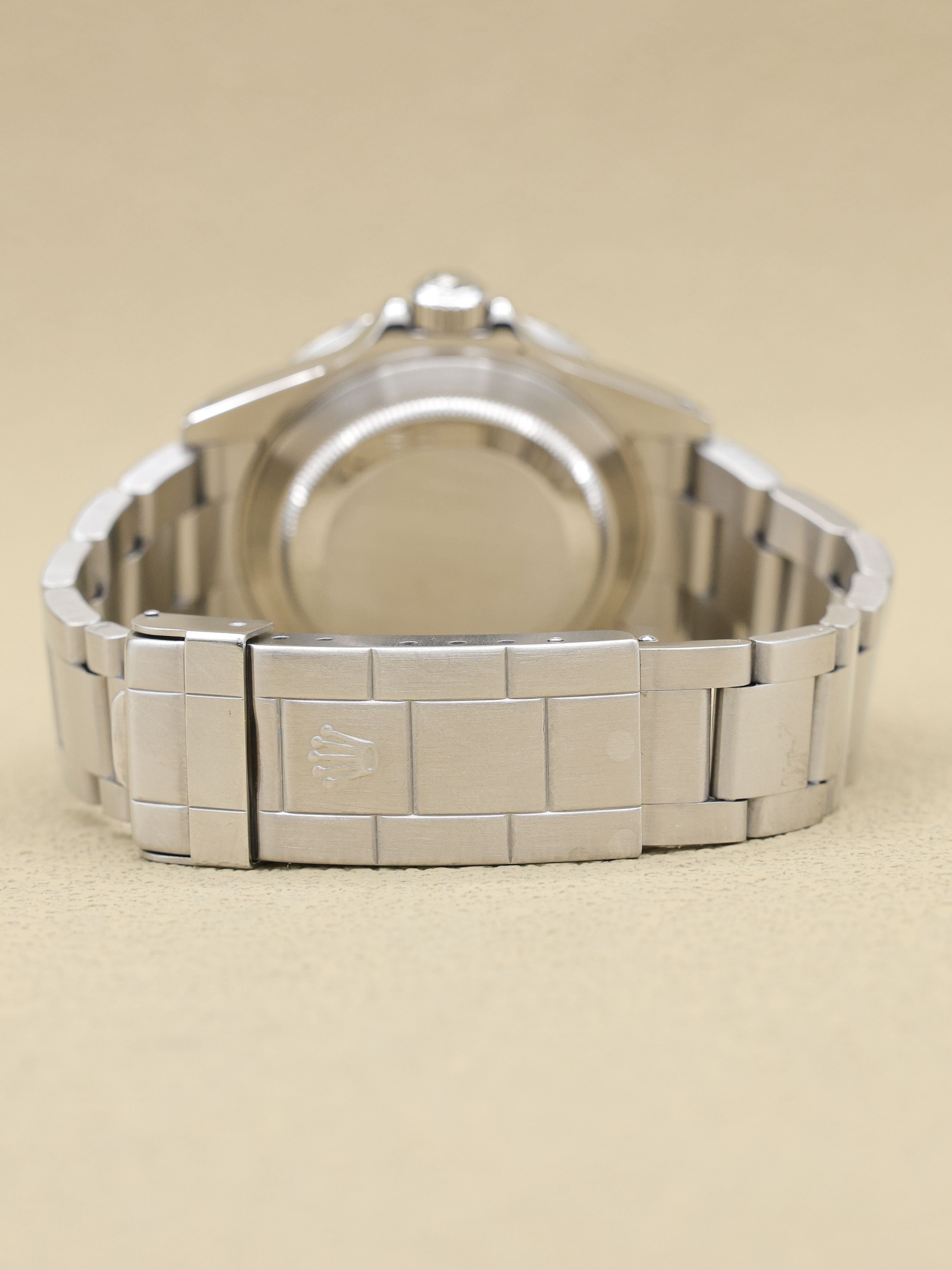 Rolex Submariner Black Dial on Oyster 16610 2001