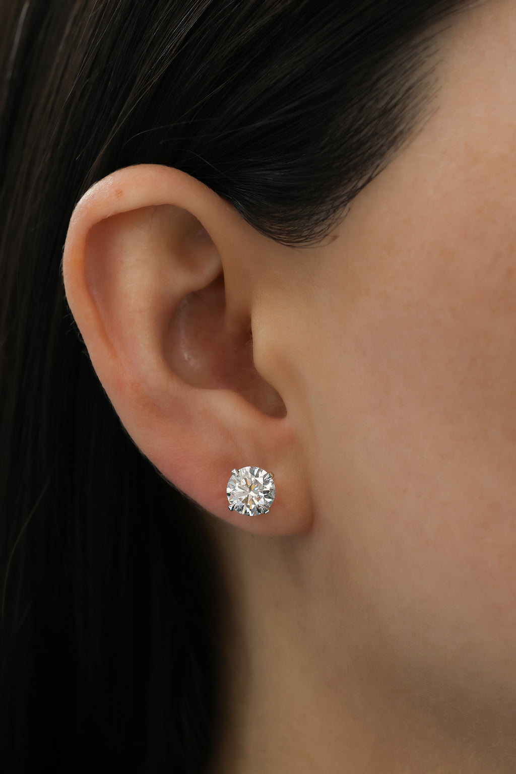 White Gold - Studs 3.19 cts.
