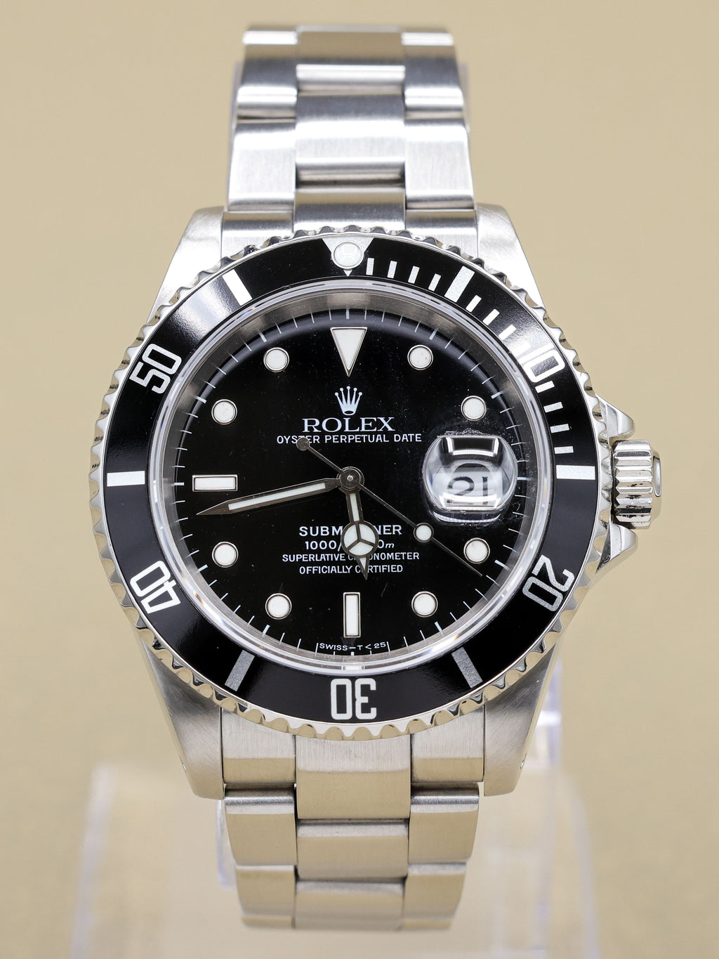 Rolex Submariner Black Dial on Oyster 16610 2001