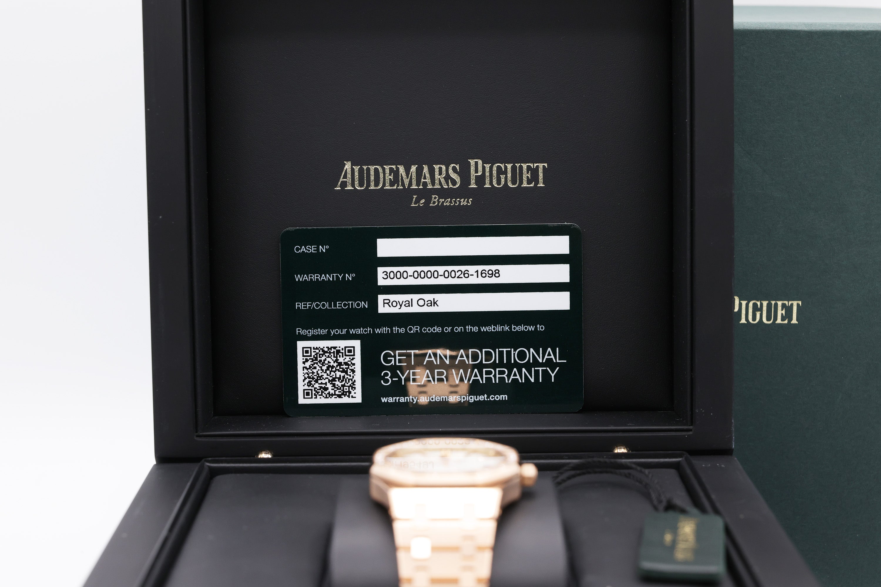 Audemars Piguet Royal Oak Selfwinding Silver Dial on Bracelet 77351OR.ZZ.1261OR.01 Complete Open Date