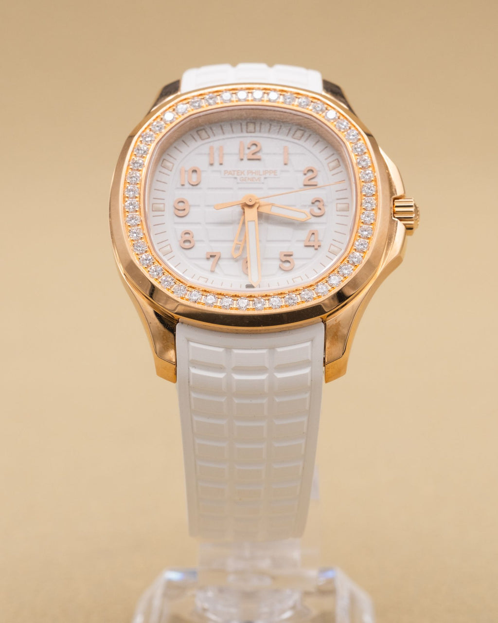 Patek Philippe Aquanaut Quartz Matte White Dial on Strap 5269/200R-001 Complete 2021