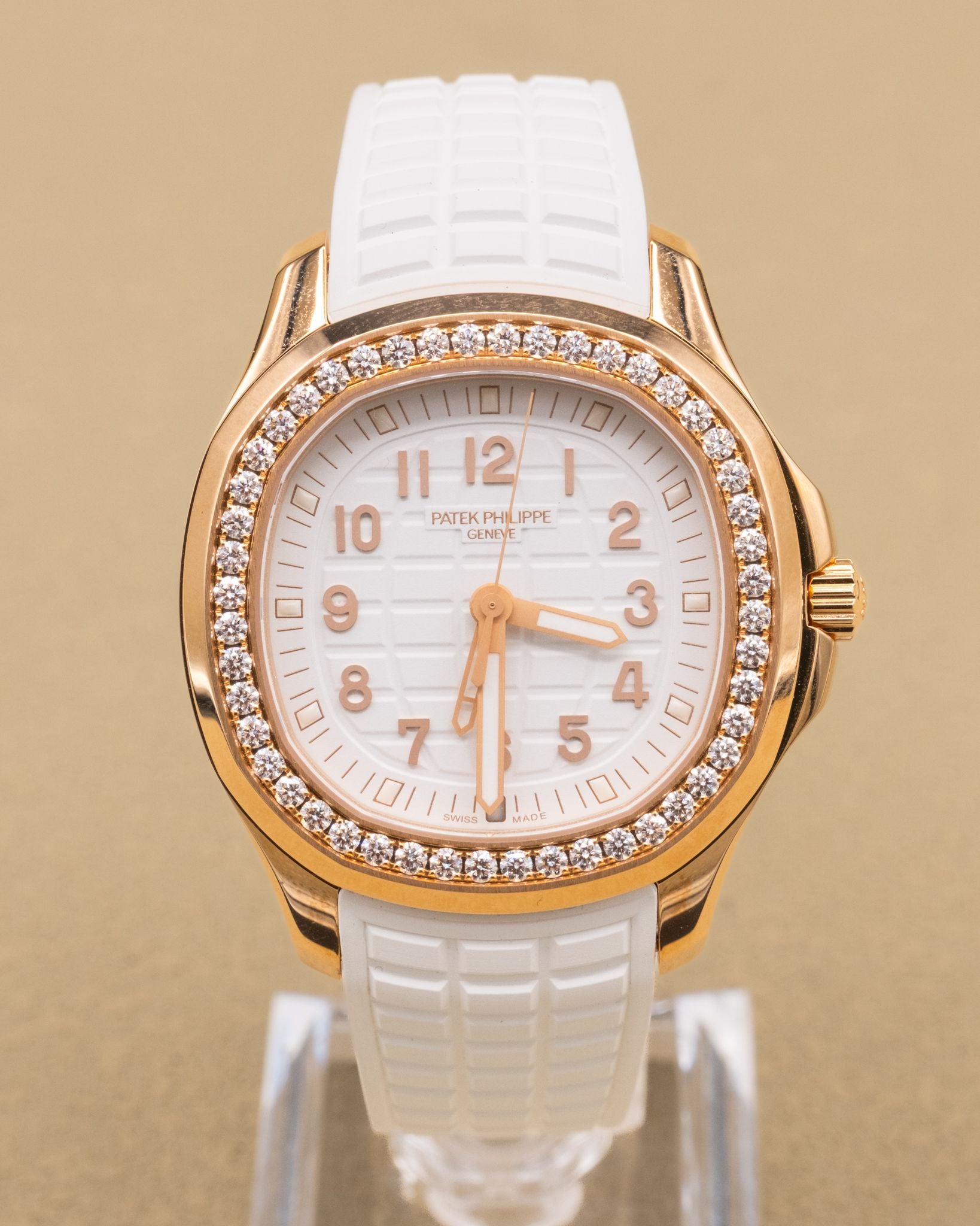 Patek Philippe Aquanaut Quartz Matte White Dial on Strap 5269/200R-001 Complete 2021