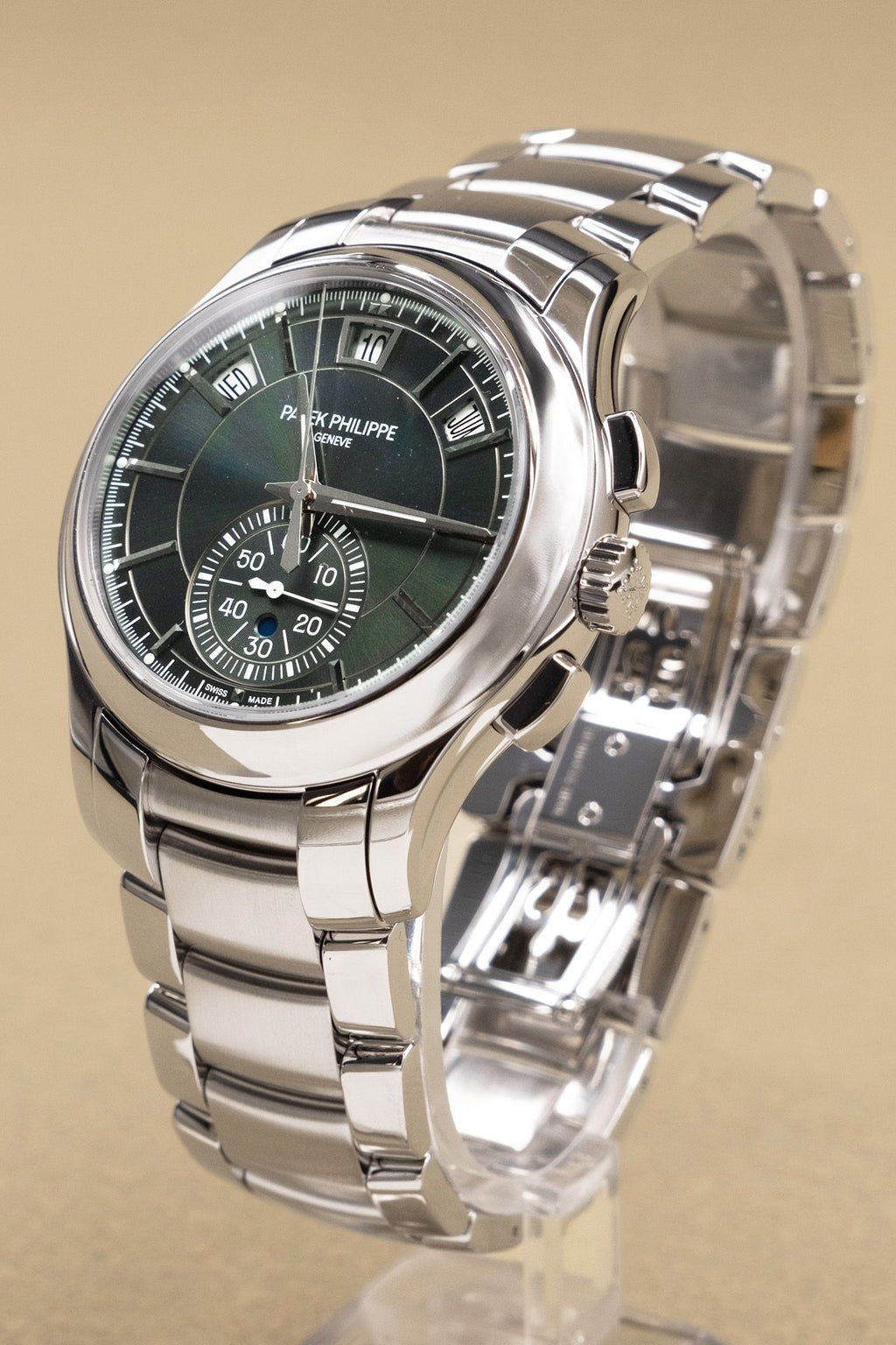 Patek Philippe Complications Flyback Chronograph Annual Calendar Olive Green Sunburst Dial on Bracelet 5905/1A-001 Complete 2024