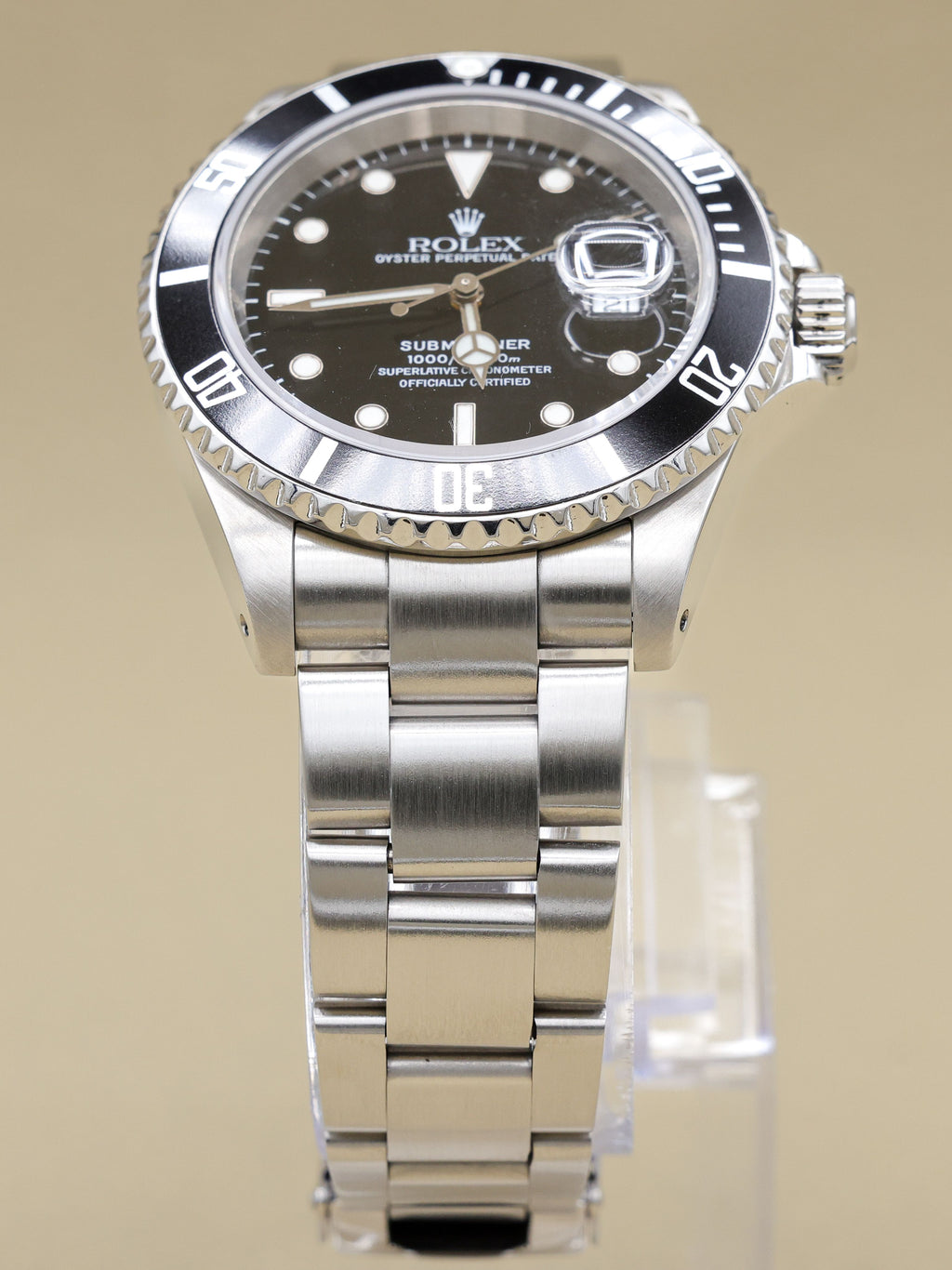Rolex Submariner Black Dial on Oyster 16610 2001