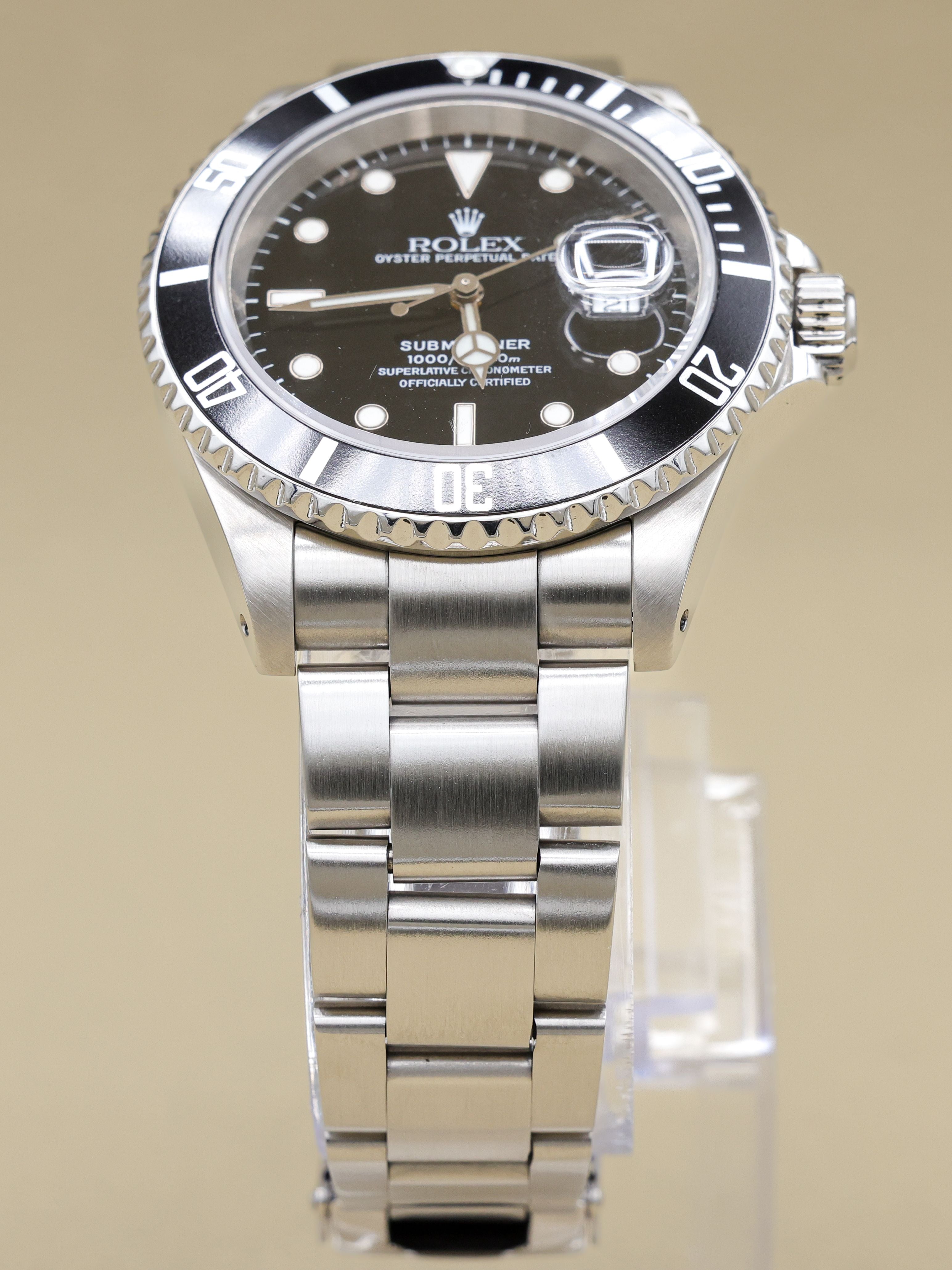 Rolex Submariner Black Dial on Oyster 16610 2001