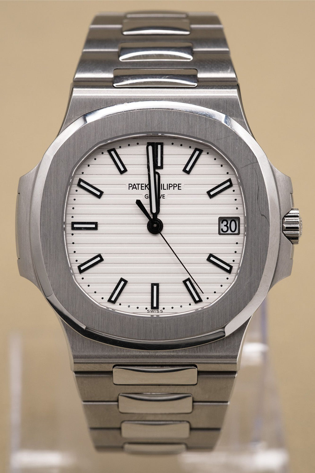 Patek Philippe Nautilus White Dial on Bracelet 5711/1A-011 Complete 2019