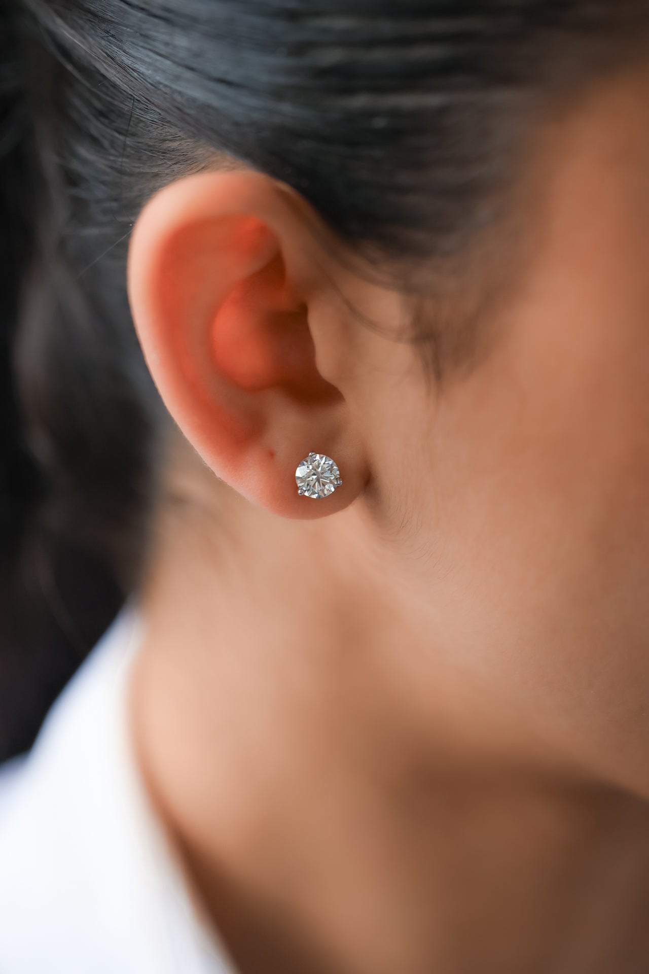 White Gold K I1 - KI1 LDH Studs 2.19 cts.