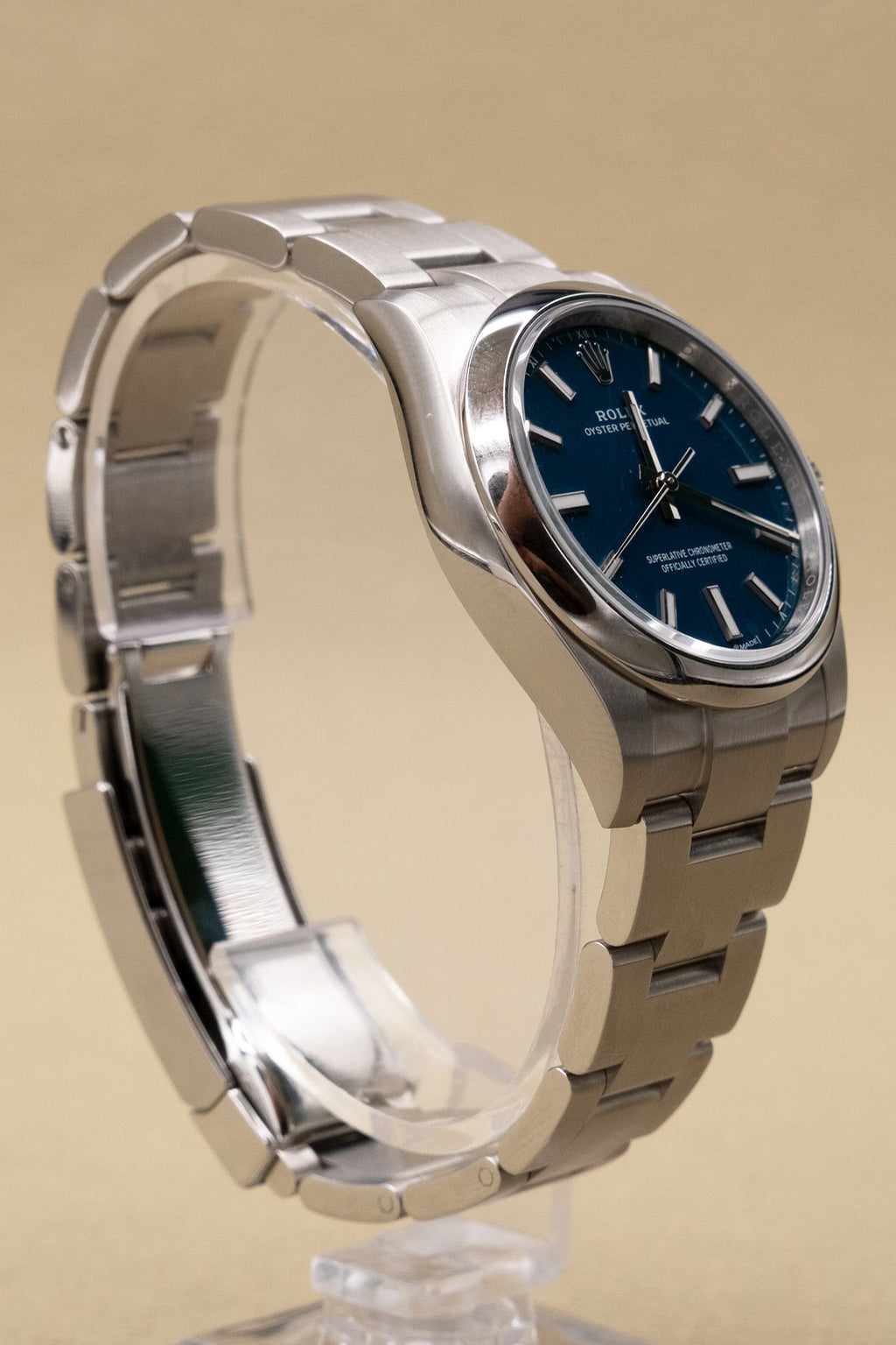 Rolex Oyster Perpetual 34 Blue Index Dial on Oyster 124200 Complete 2026