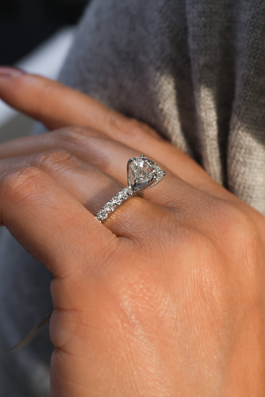 Round Diamond Pavé Engagement Ring in Platinum 2.51ct R-161EC