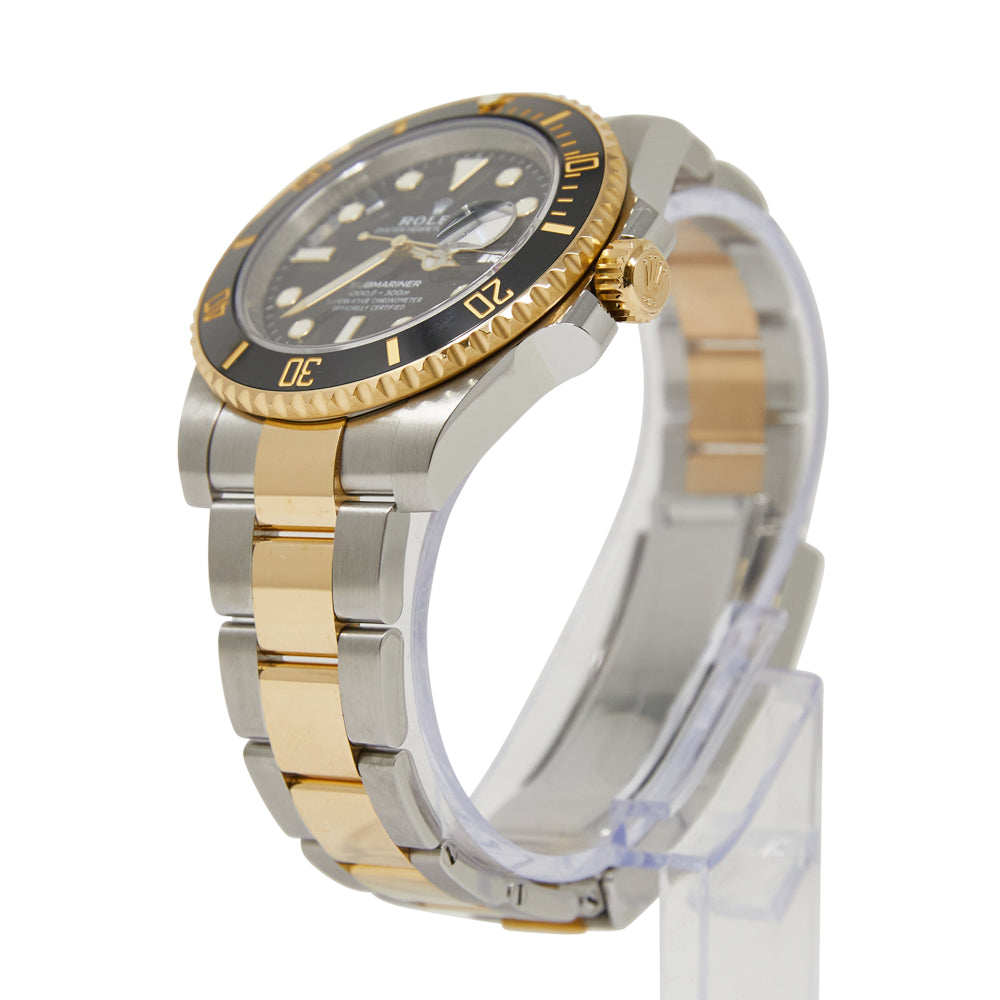 Rolex Submariner Black Dial on Oyster 116613LN Complete 2020