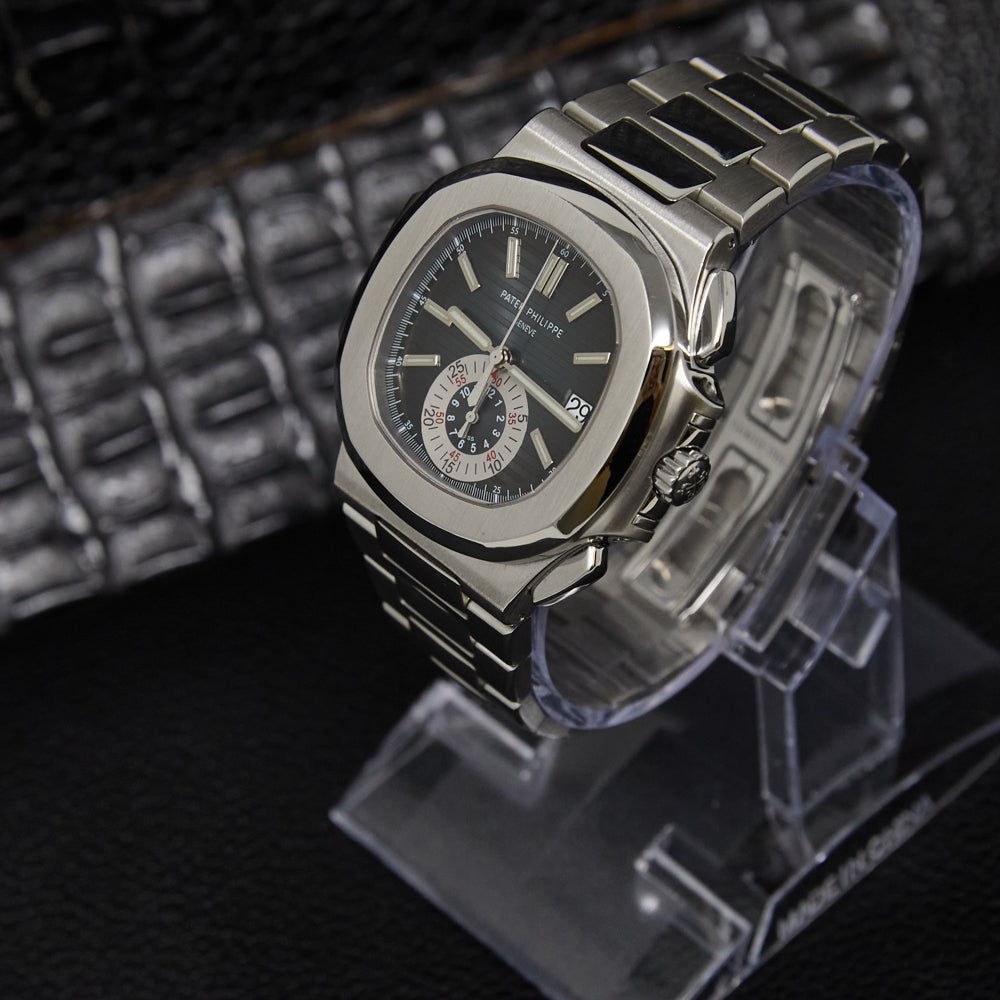 Patek Philippe Nautilus Blue Dial on Bracelet 5980/1A-001 Complete 2008
