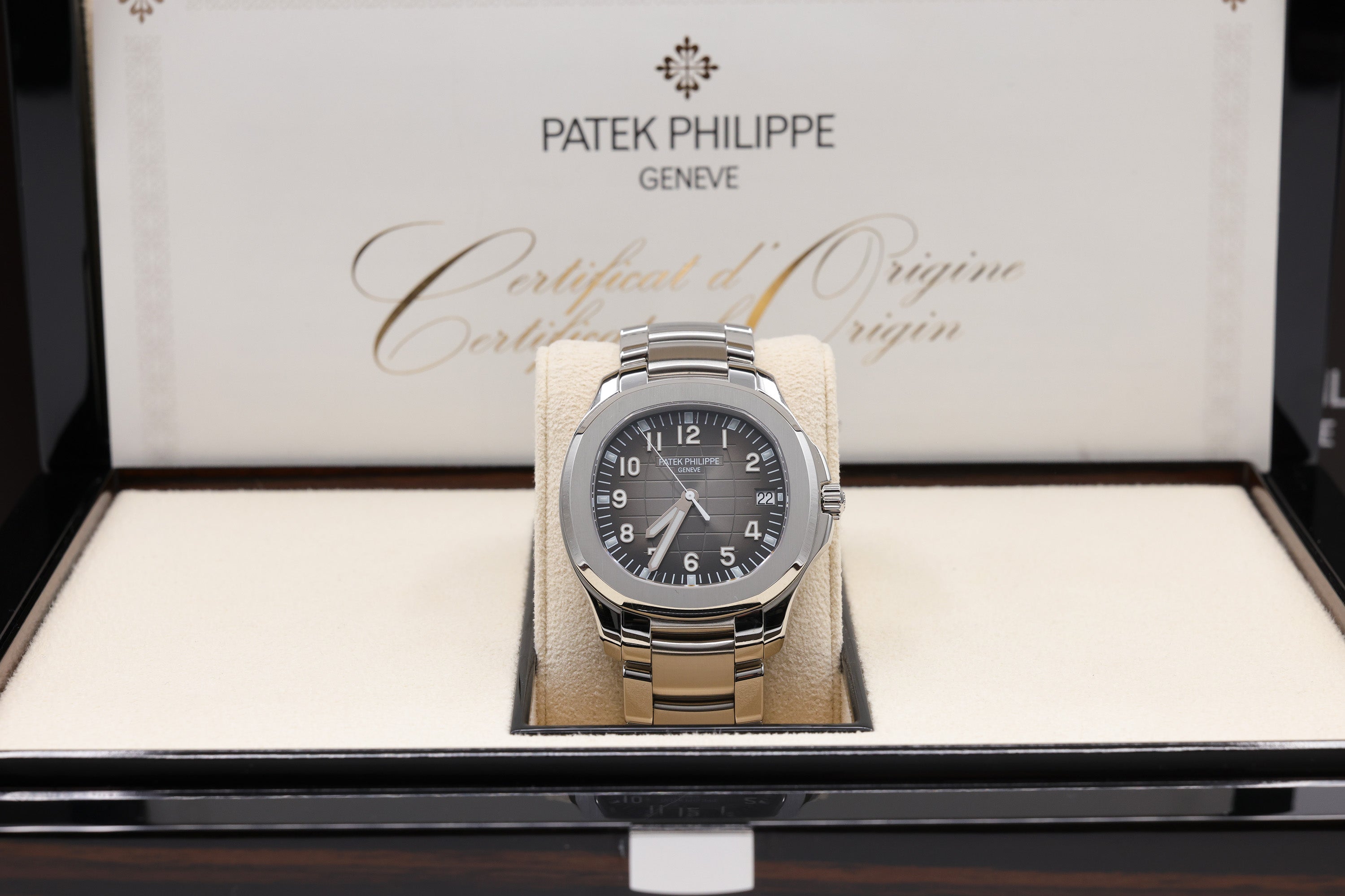 Patek Philippe Aquanaut Black Dial on Bracelet 5167/1A-001 Complete