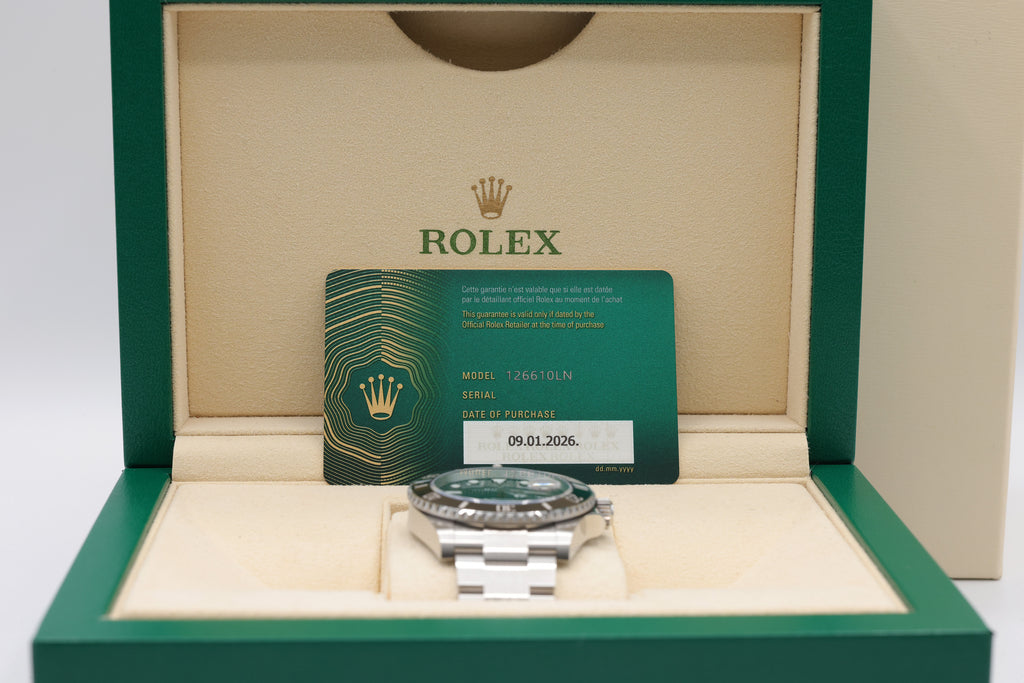Rolex Submariner Black Dial on Oyster 126610LN Complete 2026