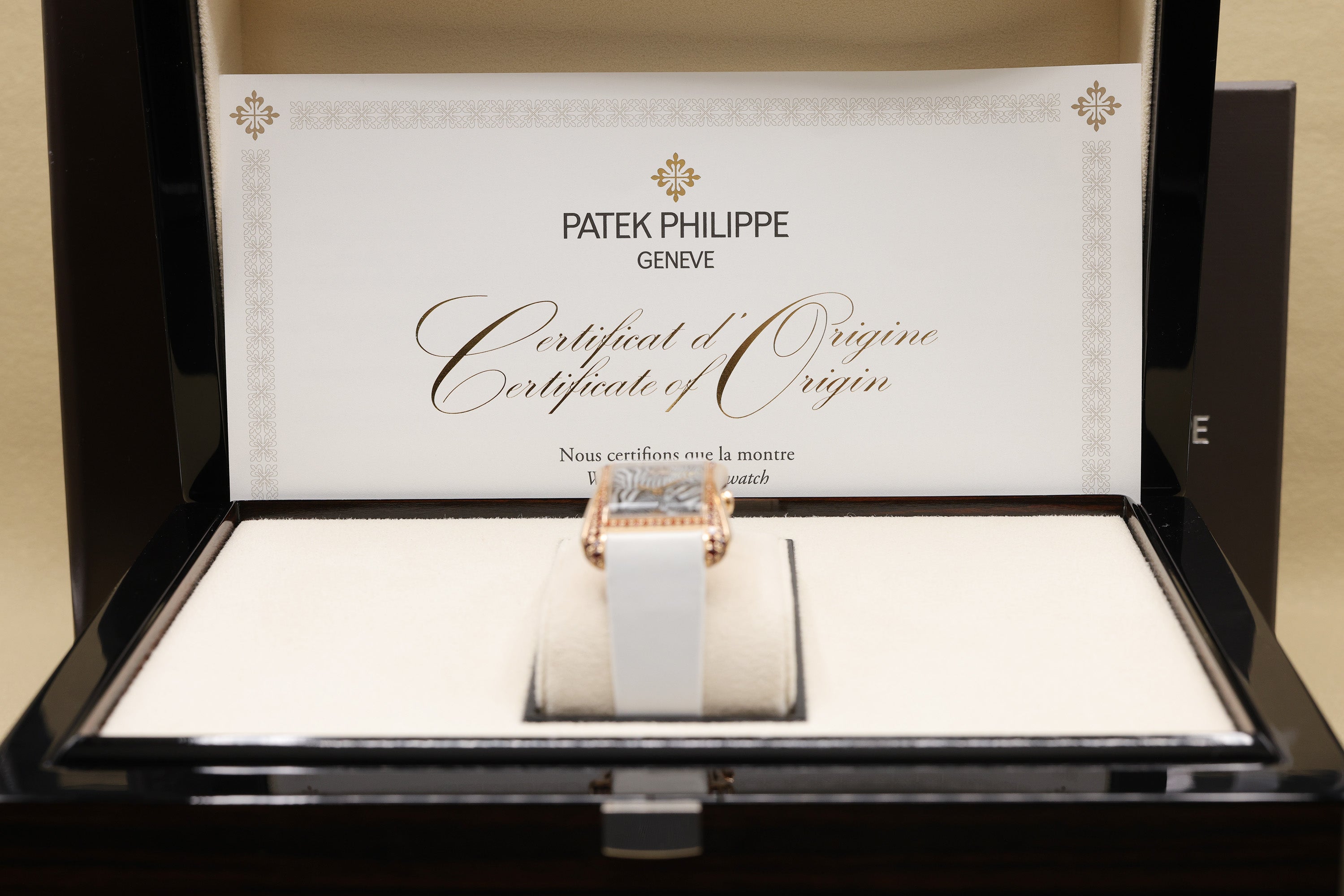 Patek Philippe Gondolo Serata Zebra Motif Dial on Calfskin, satinated finish, brushed white 4962/200R-010 Complete 2026