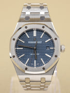 Audemars Piguet Royal Oak Selfwinding Blue Dial on Bracelet 15400ST.OO.1220ST.03 Archives 2017