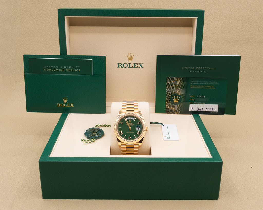 Rolex Day-Date 40 Green Roman Dial on President 228238 Complete 2026