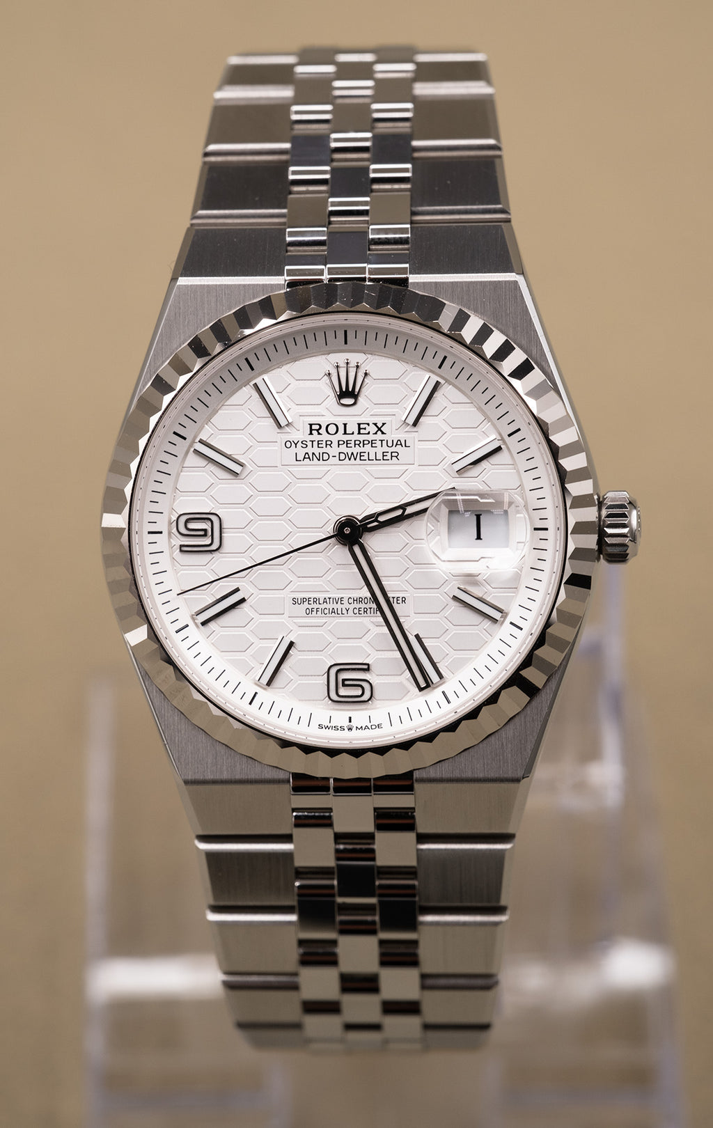 Rolex Land-Dweller 36 White Honeycomb Dial on Flat Jubilee 127234 Complete 2025