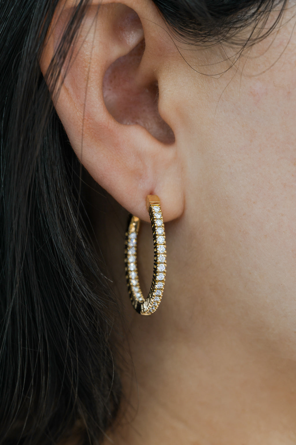 White Gold FLEXIBLE (1 YG -1 WG) 1.7 MM Hoops 1.15 cts.