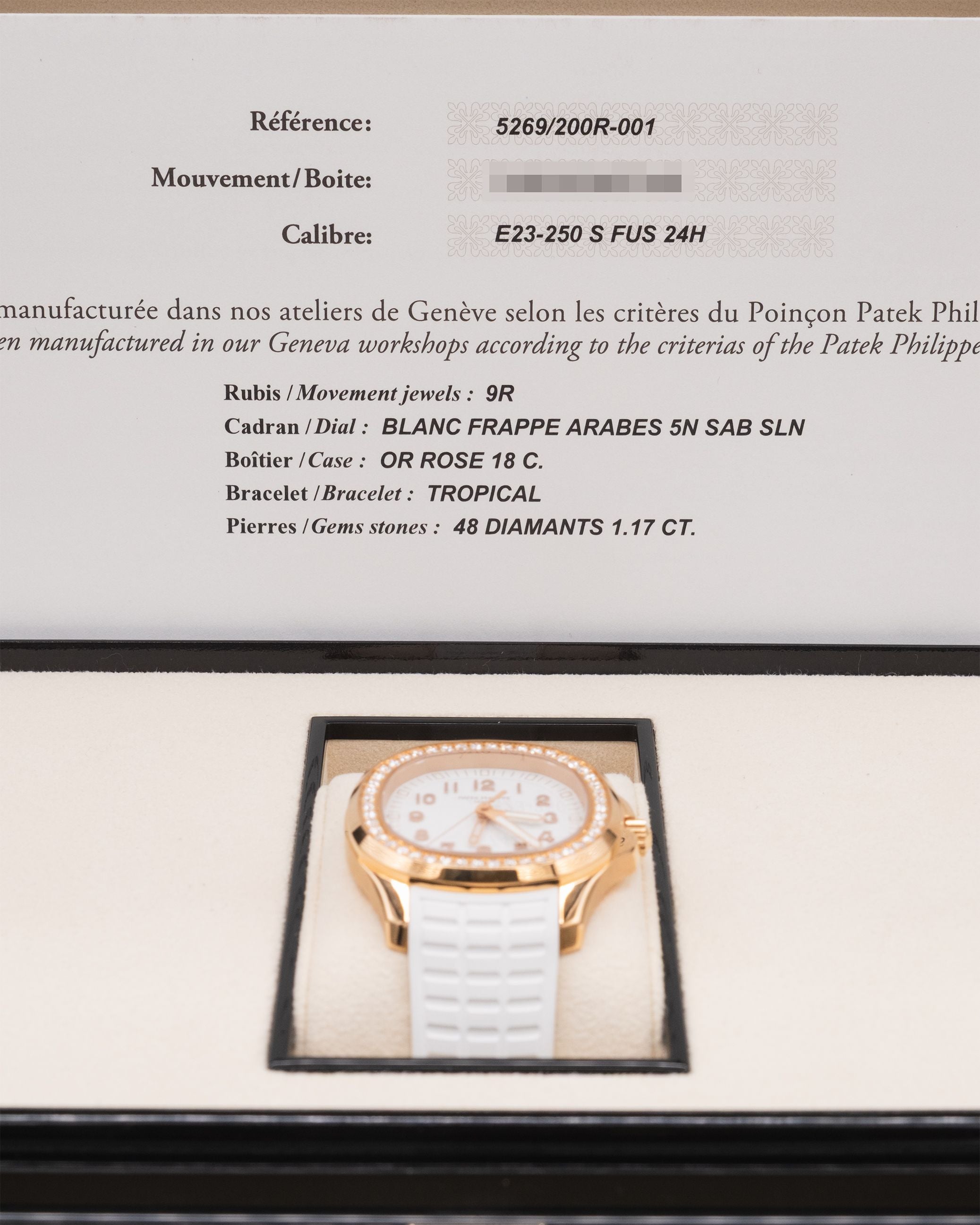 Patek Philippe Aquanaut Quartz Matte White Dial on Strap 5269/200R-001 Complete 2021