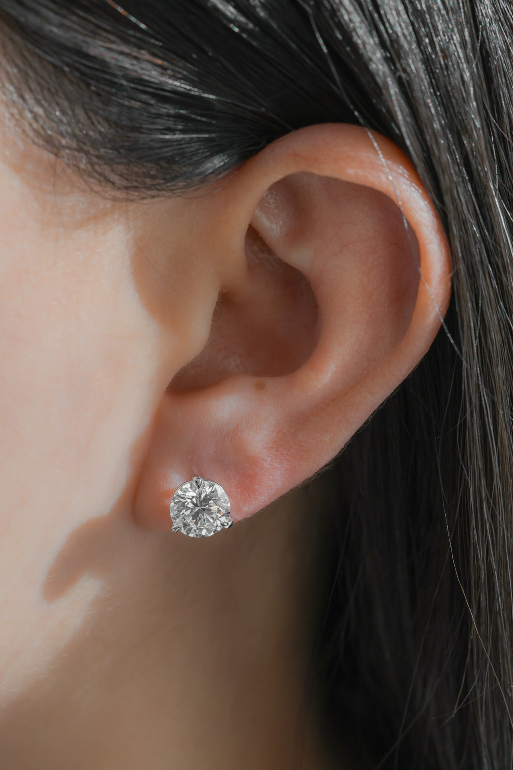 White Gold - Studs 3 cts.