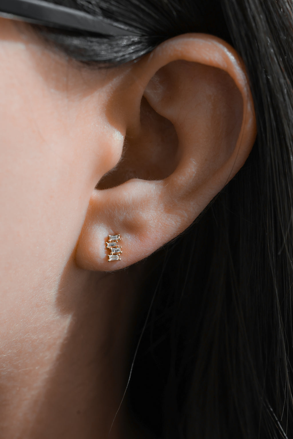 Yellow Gold BAGUETTE STUD 0.15 cts.