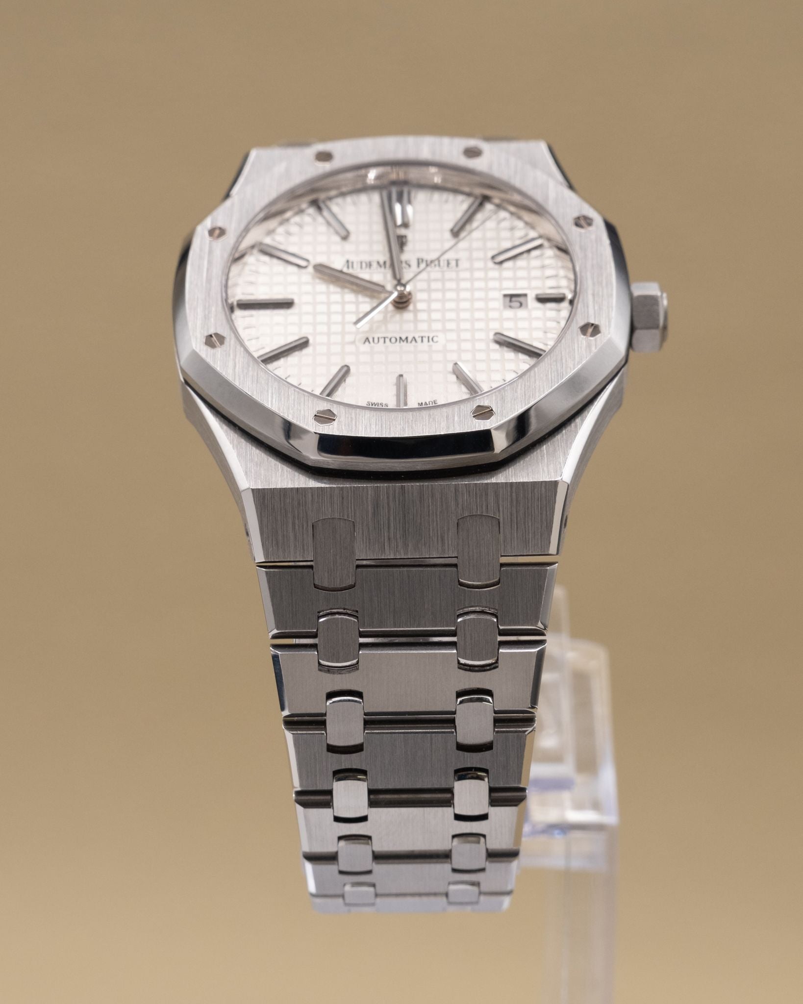 Audemars Piguet Royal Oak Selfwinding White Dial on Bracelet 15400ST.OO.1220ST.02 Complete 2014