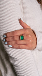 Emerald East-West Solitaire Ring 5.33 ct.