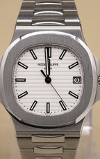 Patek Philippe Nautilus White Dial on Bracelet 5711/1A-011 Complete 2019
