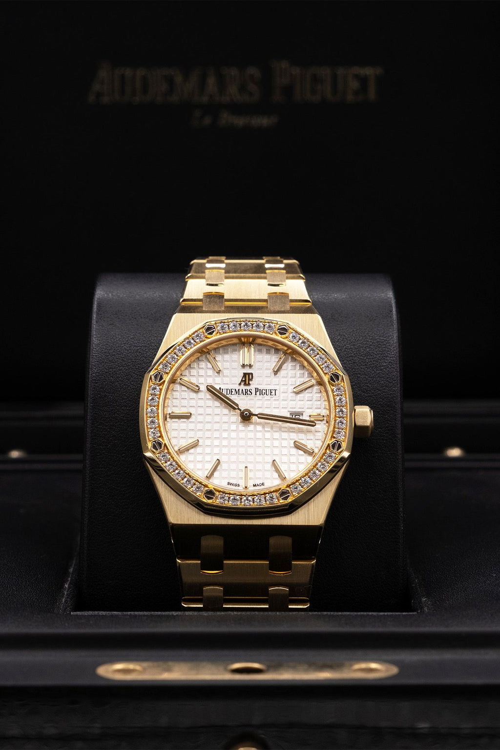 Audemars Piguet Royal Oak Quartz Ladies Silver Dial on Bracelet 67651BA.ZZ.1261BA.01 Complete 2017