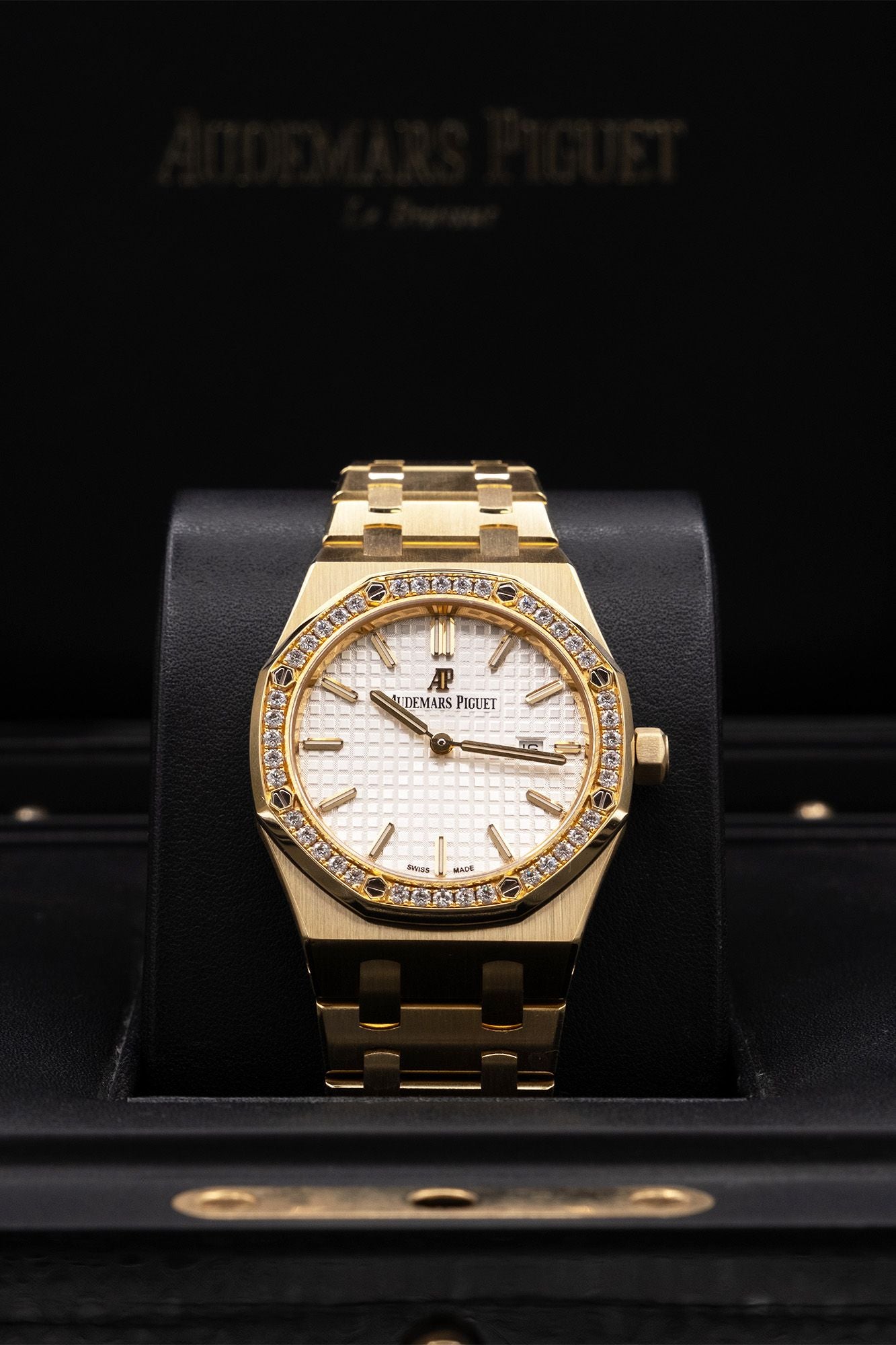 Audemars Piguet Royal Oak Quartz Ladies Silver Dial on Bracelet 67651BA.ZZ.1261BA.01 Complete 2017