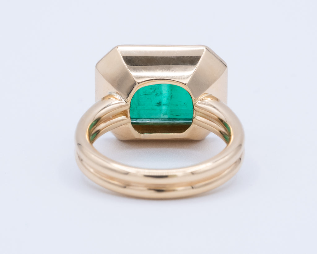 Emerald East-West Solitaire Ring 5.33 ct.