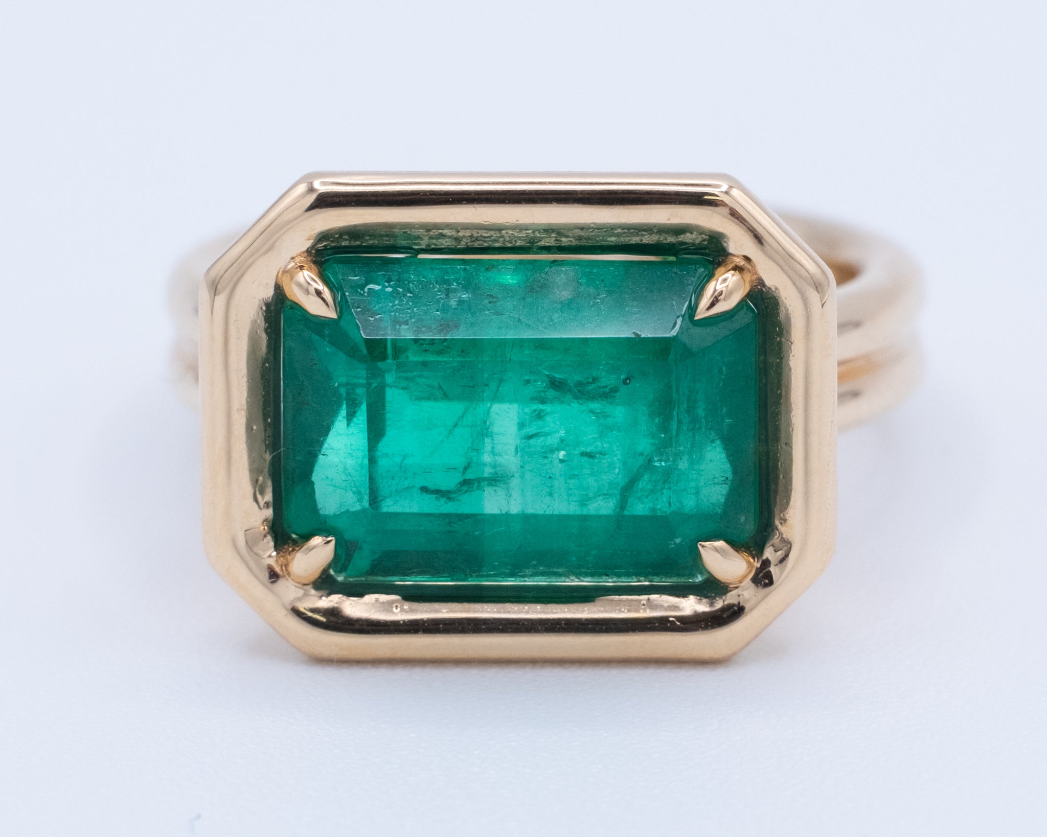 Emerald East-West Solitaire Ring 5.33 ct.