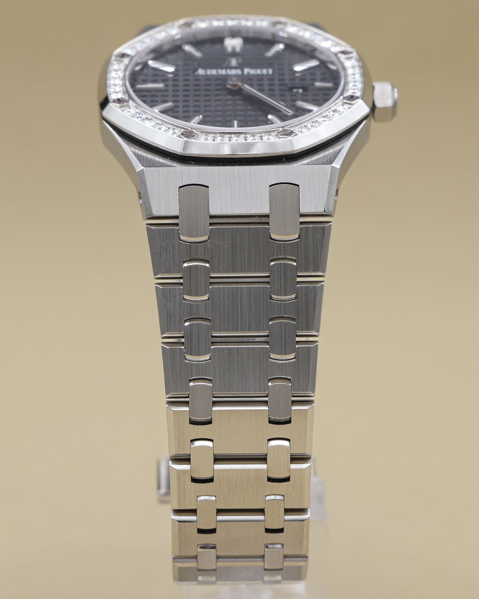Audemars Piguet Royal Oak Quartz Ladies Black Dial on Bracelet 67651ST.ZZ.D002CR.01 Archives 2014