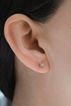 White Gold - Studs 0.25 cts.