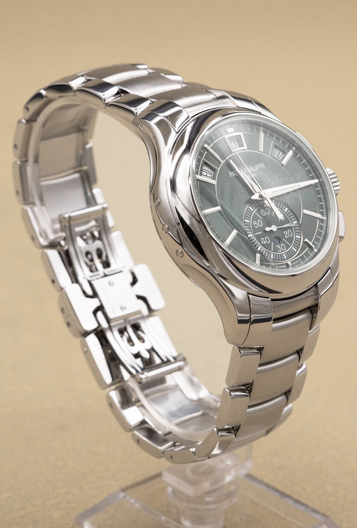 Patek Philippe Complications Flyback Chronograph Annual Calendar Olive Green Sunburst Dial on Bracelet 5905/1A-001 Complete 2024