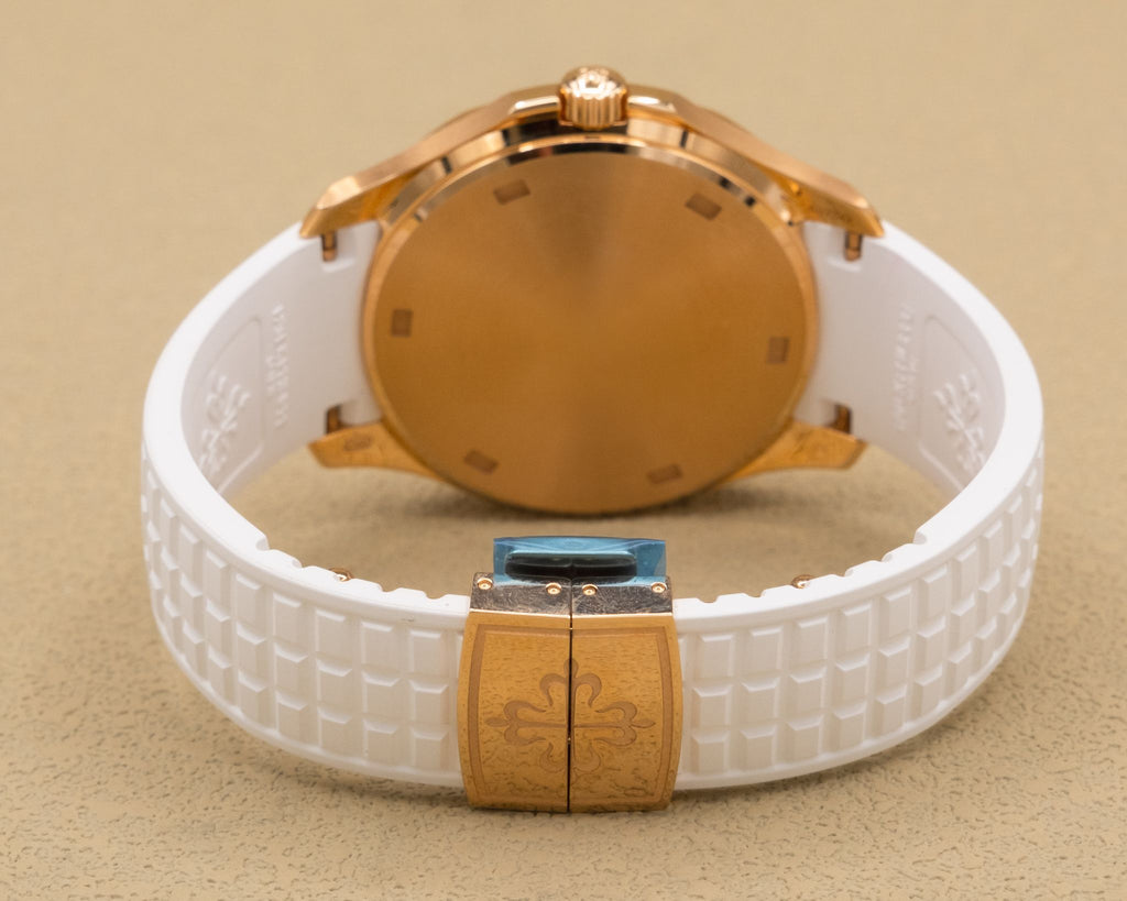 Patek Philippe Aquanaut Quartz Matte White Dial on Strap 5269/200R-001 Complete 2021