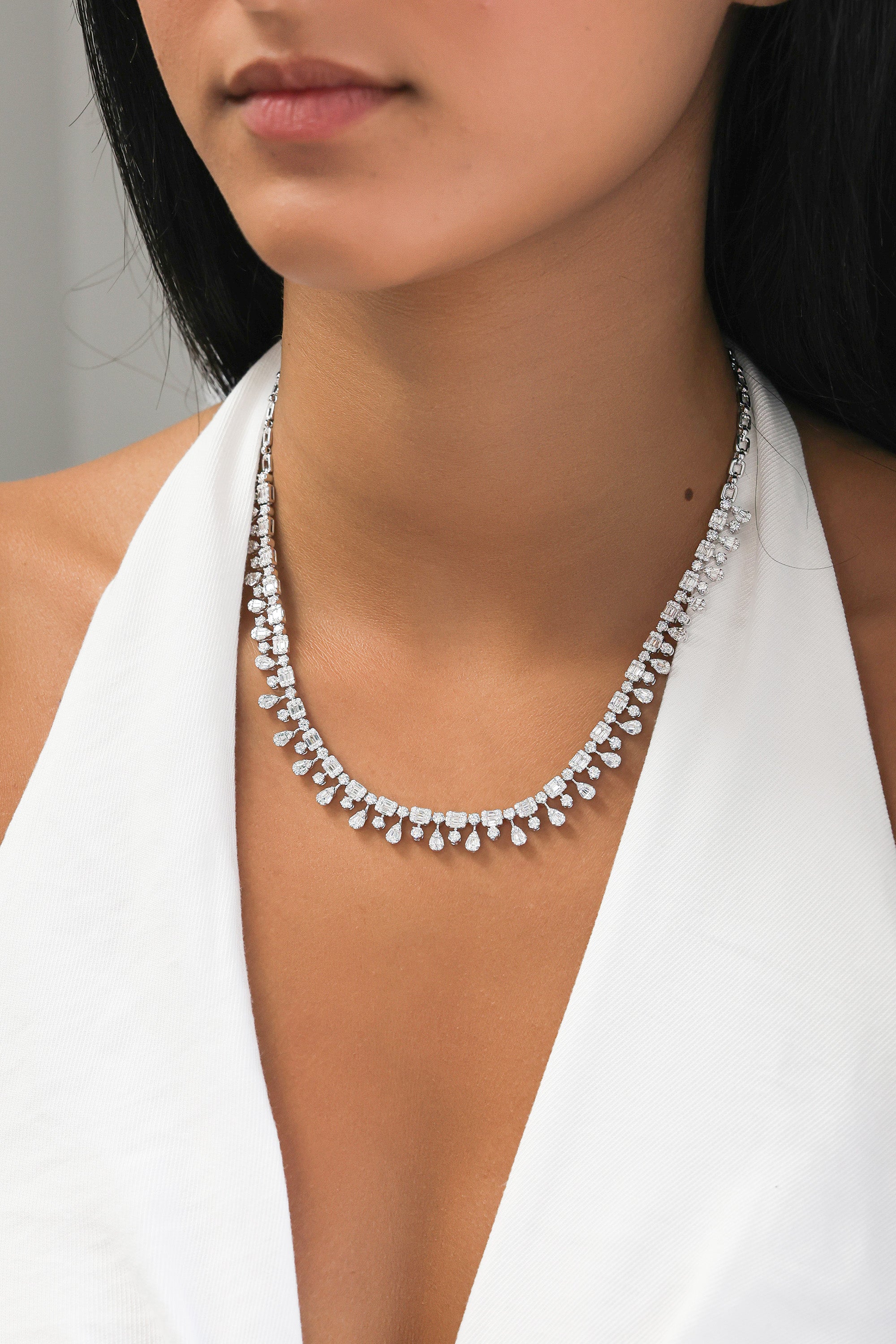 18K White Gold Invisible Diamond Necklace Round Baguette 30.3ct N-562