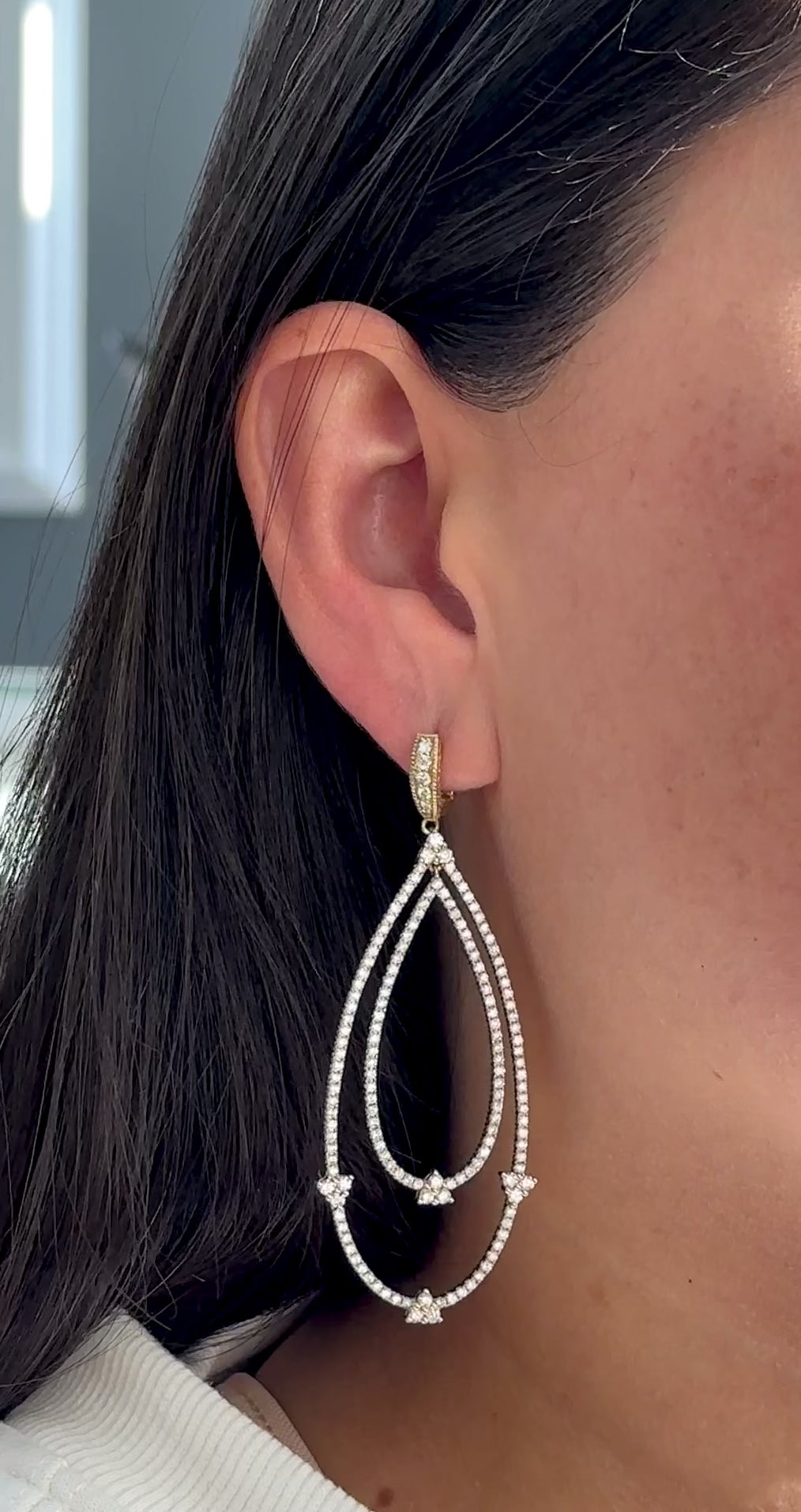 Yellow Gold - Dangles Earrings 6.25 cts.