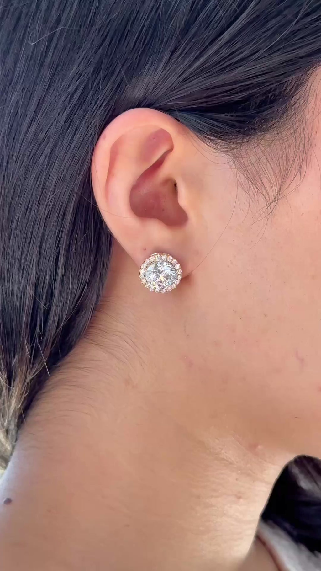 White Gold TWO-TONE - HALO IGL E VS1 Studs 26.324 cts.