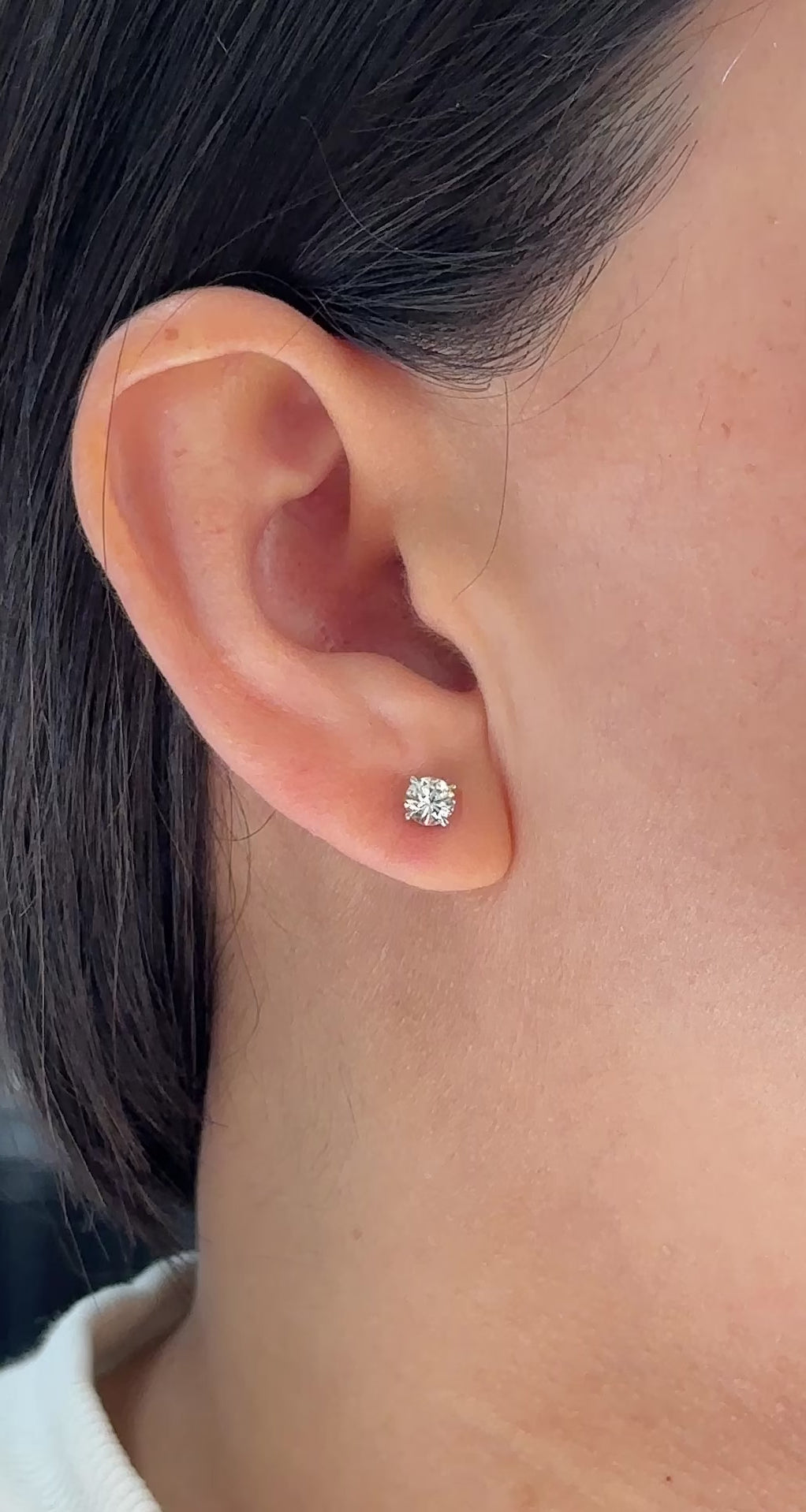 White Gold - Studs 0.72 cts.